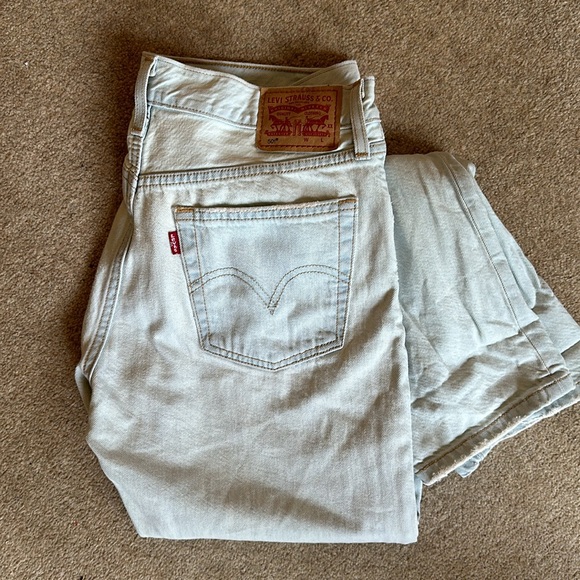 Levi’s 501 Extreme Light Acid Wash Distressed Women’s Original Fit Jeans - Picture 3 of 5